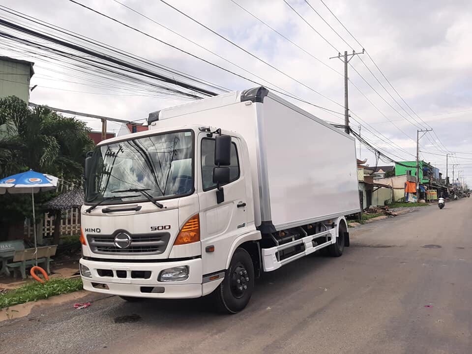 Xe tải HINO FC 2019 thùng Đông Lạnh Bình Thắng tải 6 tấn - Trả Góp