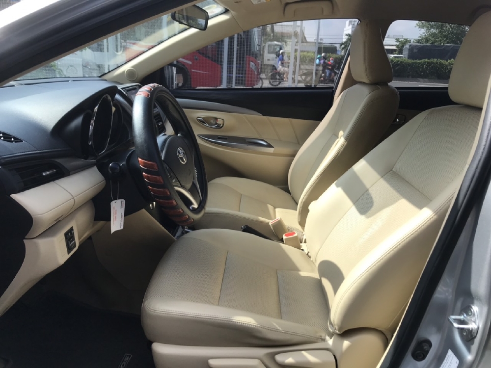 Bán Toyota VIOS G 1.5AT màu bạc số tự động sản xuất 2018 đi 39000km xe đẹp