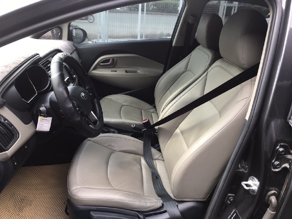Bán Kia RIO HB 1.4AT màu xám chuột số tự động nhập Hàn Quốc 2014/ 2015 mẫu mới