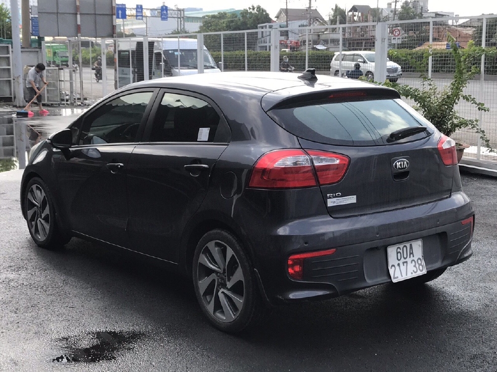 Bán Kia RIO HB 1.4AT màu xám chuột số tự động nhập Hàn Quốc 2014/ 2015 mẫu mới