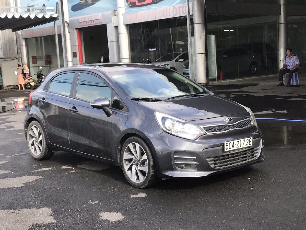 Bán Kia RIO HB 1.4AT màu xám chuột số tự động nhập Hàn Quốc 2014/ 2015 mẫu mới