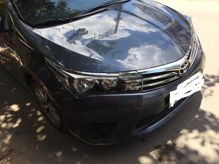 Cần bán xe Altis 2015, số sàn, máy xăng, màu xanh nhà dùng kỷ còn mới tinh