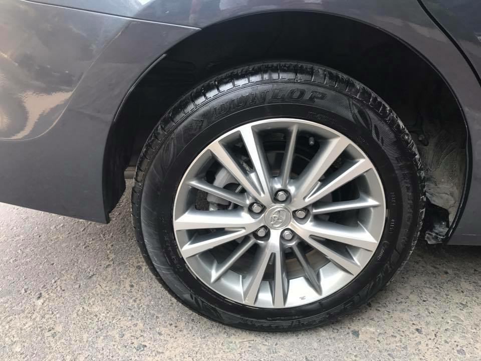 Cần bán xe Altis 2015, số sàn, máy xăng, màu xanh nhà dùng kỷ còn mới tinh