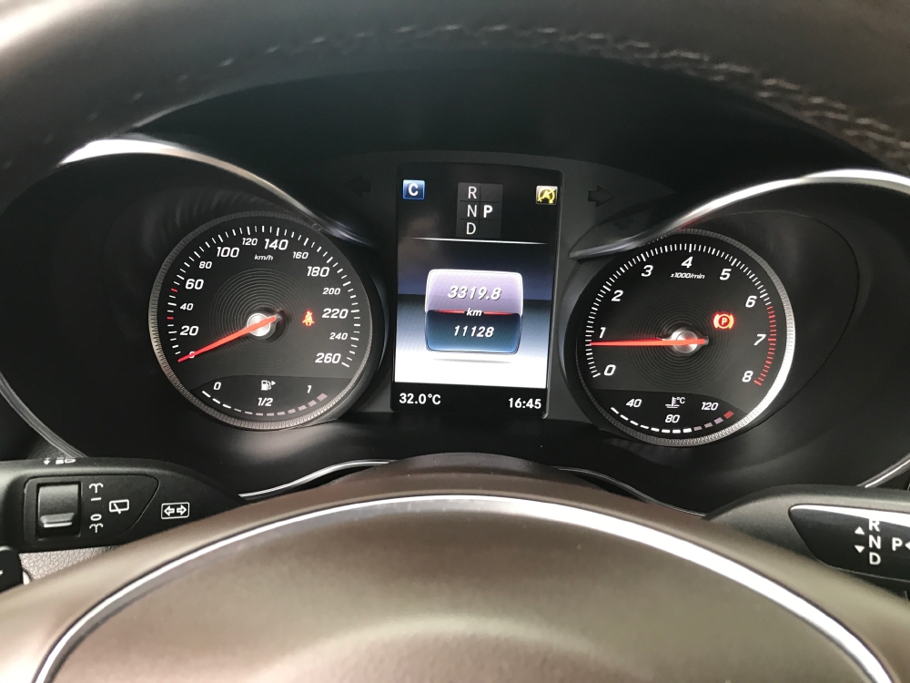 GLC300 2017 trắng