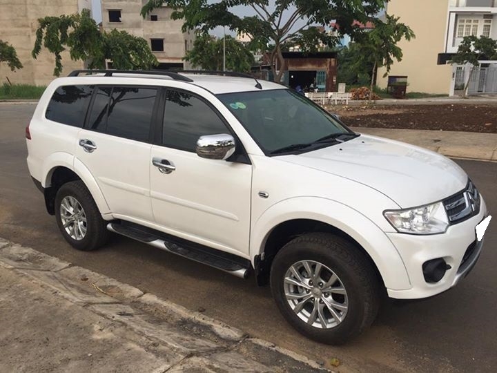Cần bán xe Mitsubishi Pazero 2017 at xăng 3.0 màu Trắng