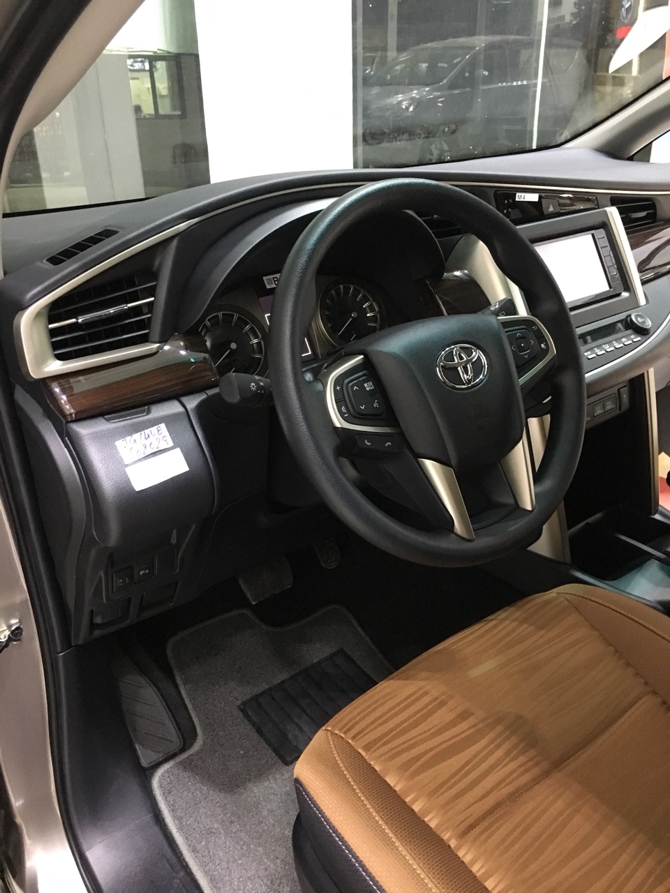 Bảng Giá Innova 2.0G Số Tự Động Lăn Bánh, Khuyến Mãi Tại Toyota An Thành Fukushima, Xe Có Sẳn Đủ Màu, Giao Ngay