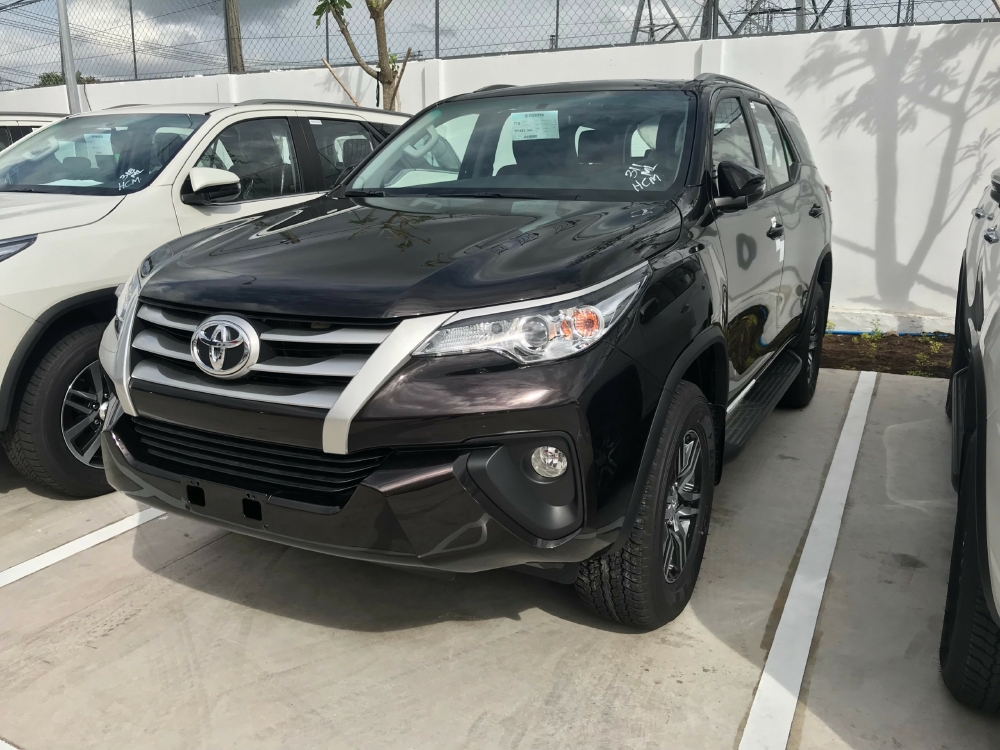 Giá Fortuner 2.7V Máy Xăng Khuyến Mãi, Xe Có Sẳn, Đủ Màu, Hỗ Trợ Trả Góp, Giao Ngay