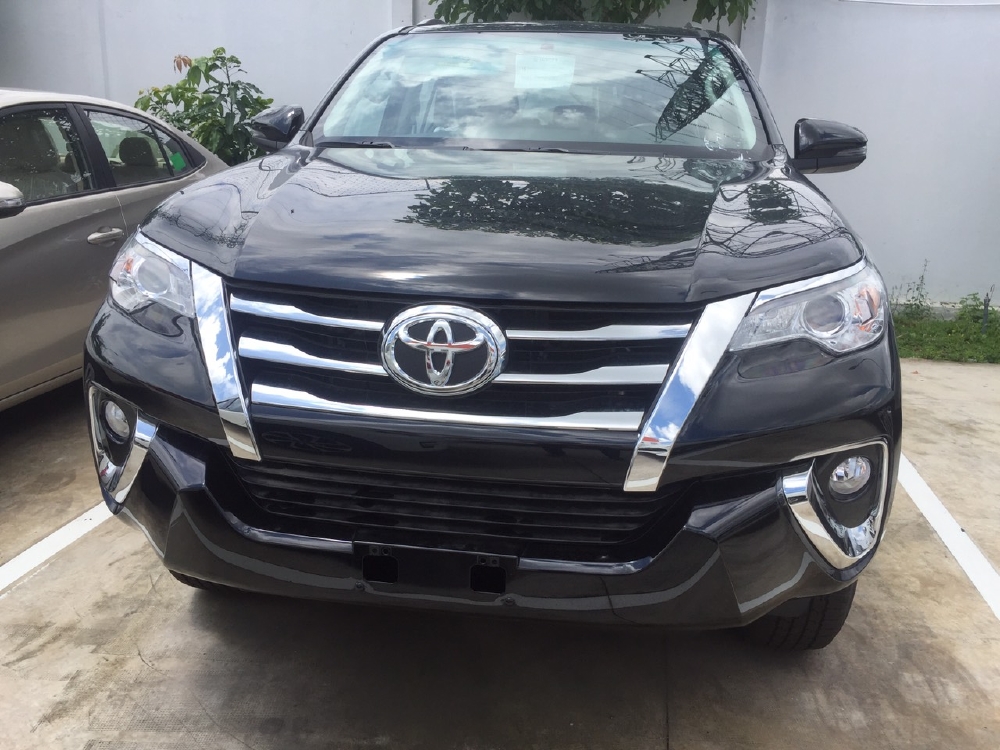 Giá Fortuner 2.7V Máy Xăng Khuyến Mãi, Xe Có Sẳn, Đủ Màu, Hỗ Trợ Trả Góp, Giao Ngay