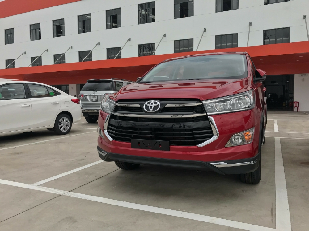 Innova Venturer Màu Đen, Đỏ, Trắng Ngọc Trai, Khuyến Mãi Tốt, Xe Có Sẳn, Giao Ngay Tại Toyota An Thành Fukushima Bình Chánh