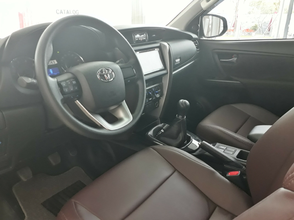 Giá Toyota Fortuner 2.4G AT Số Tự Động Lăn Bánh Tốt, Khuyến Mãi, Xe Có Sẳn, Đủ Màu, Giao Ngay
