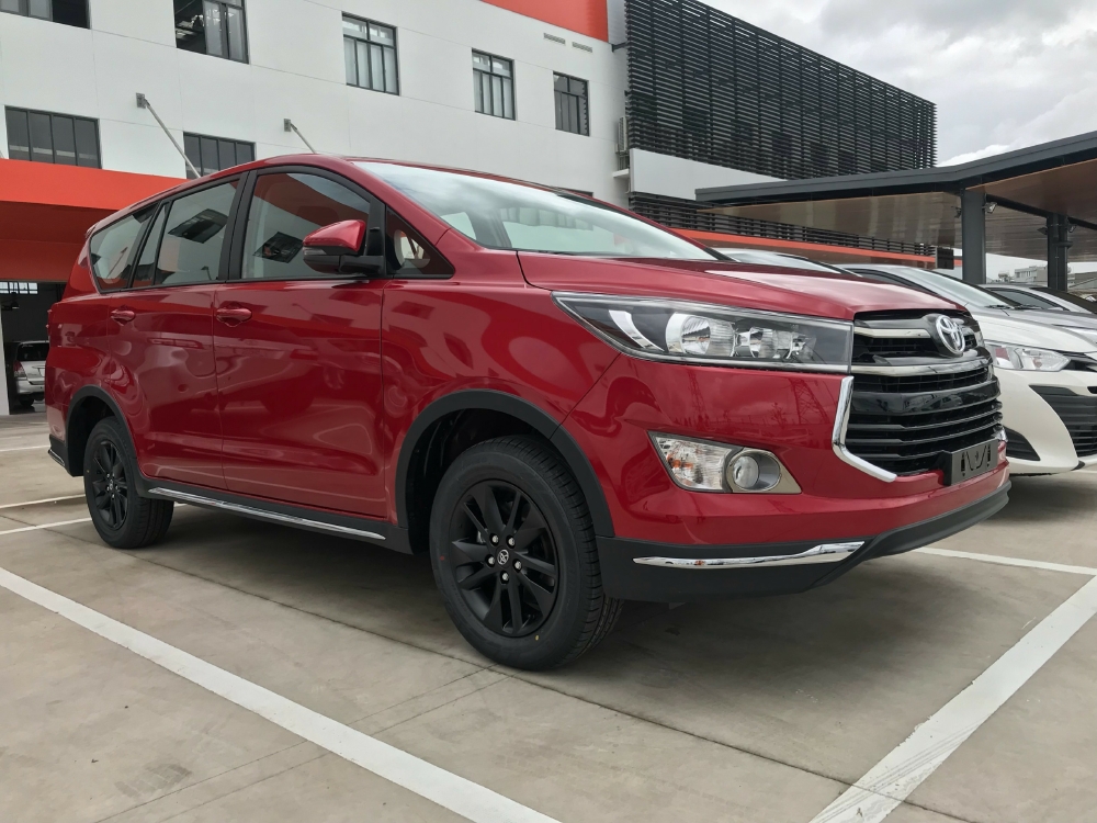 Innova Venturer Màu Đen, Đỏ, Trắng Ngọc Trai, Khuyến Mãi Tốt, Xe Có Sẳn, Giao Ngay Tại Toyota An Thành Fukushima Bình Chánh