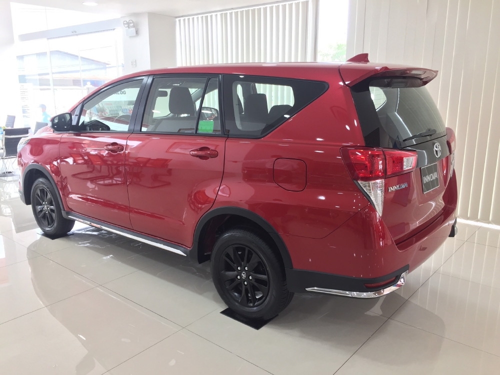 Innova Venturer Màu Đen, Đỏ, Trắng Ngọc Trai, Khuyến Mãi Tốt, Xe Có Sẳn, Giao Ngay Tại Toyota An Thành Fukushima Bình Chánh