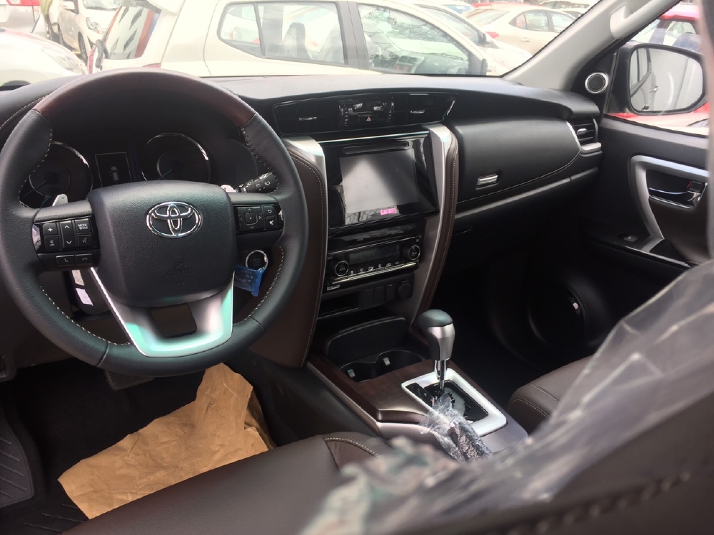 Báo Giá Fortuner Máy Xăng Số Tự Động, Giá Tốt, Xe Có Sẳn, Giao Ngay, Hỗ Trợ Trả Góp