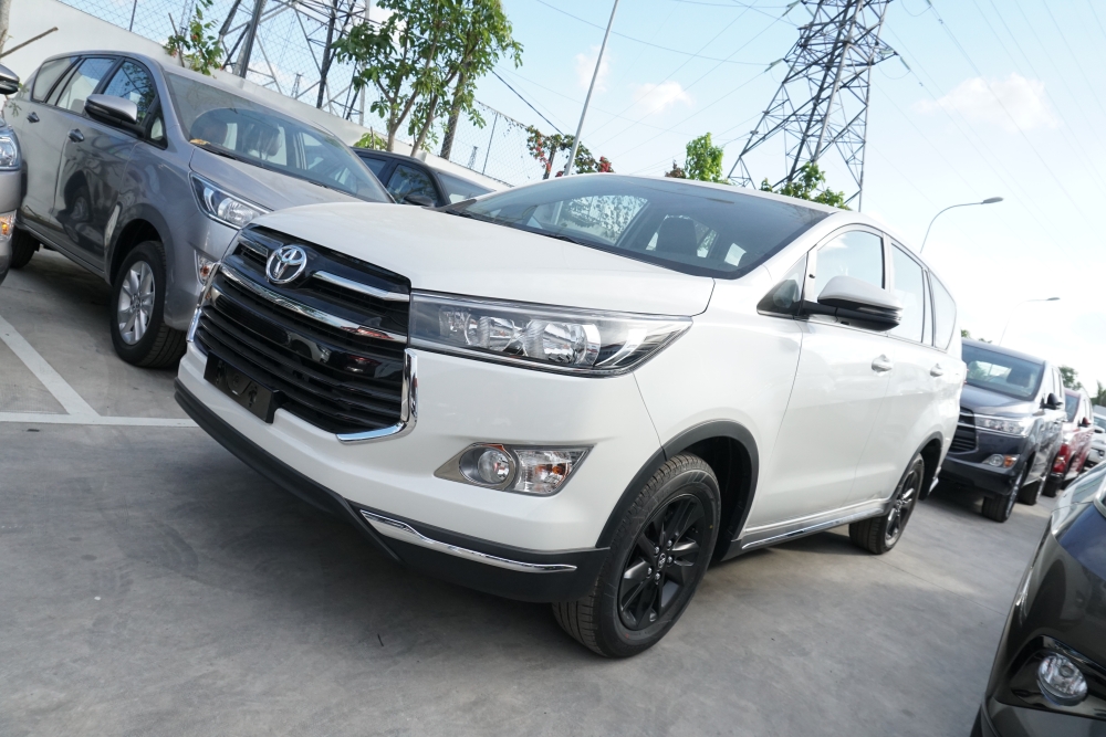 Giá Toyota Innova Venturer Lăn Bánh Tốt, Khuyến Mãi, Xe Có Sẳn, Đủ Màu, Giao Ngay