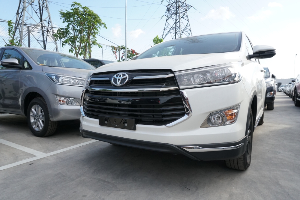 Giá Toyota Innova Venturer Lăn Bánh Tốt, Khuyến Mãi, Xe Có Sẳn, Đủ Màu, Giao Ngay