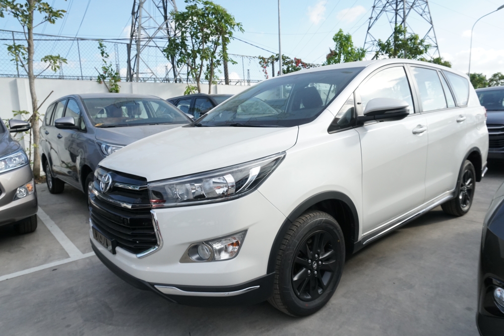 Giá Toyota Innova Venturer Lăn Bánh Tốt, Khuyến Mãi, Xe Có Sẳn, Đủ Màu, Giao Ngay