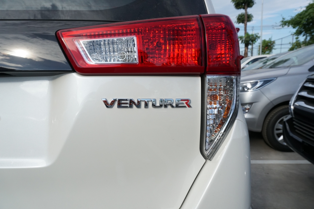 Giá Toyota Innova Venturer Lăn Bánh Tốt, Khuyến Mãi, Xe Có Sẳn, Đủ Màu, Giao Ngay