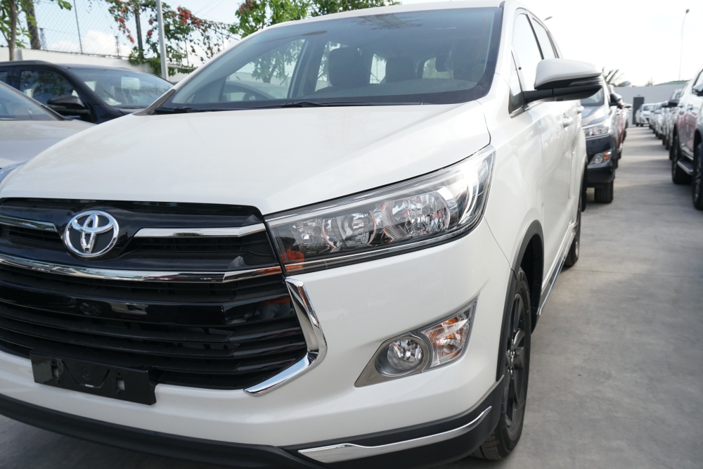 Giá Toyota Innova Venturer Lăn Bánh Tốt, Khuyến Mãi, Xe Có Sẳn, Đủ Màu, Giao Ngay