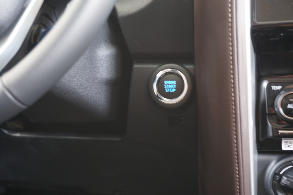 Giá Fortuner 2.7V Máy Xăng Khuyến Mãi, Xe Có Sẳn, Đủ Màu, Hỗ Trợ Trả Góp, Giao Ngay
