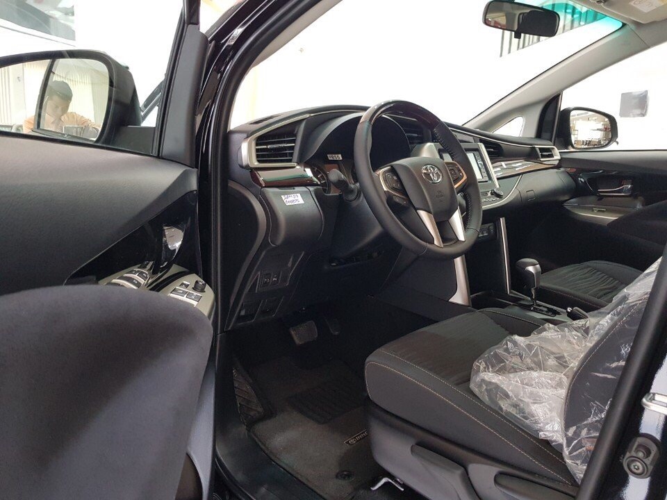 Khuyến Mãi Toyota Innova Venturer  Số Tự Động Tại Toyota An Thành Bình Chánh Xe Có Sẳn, Đủ Màu, Giao Ngay