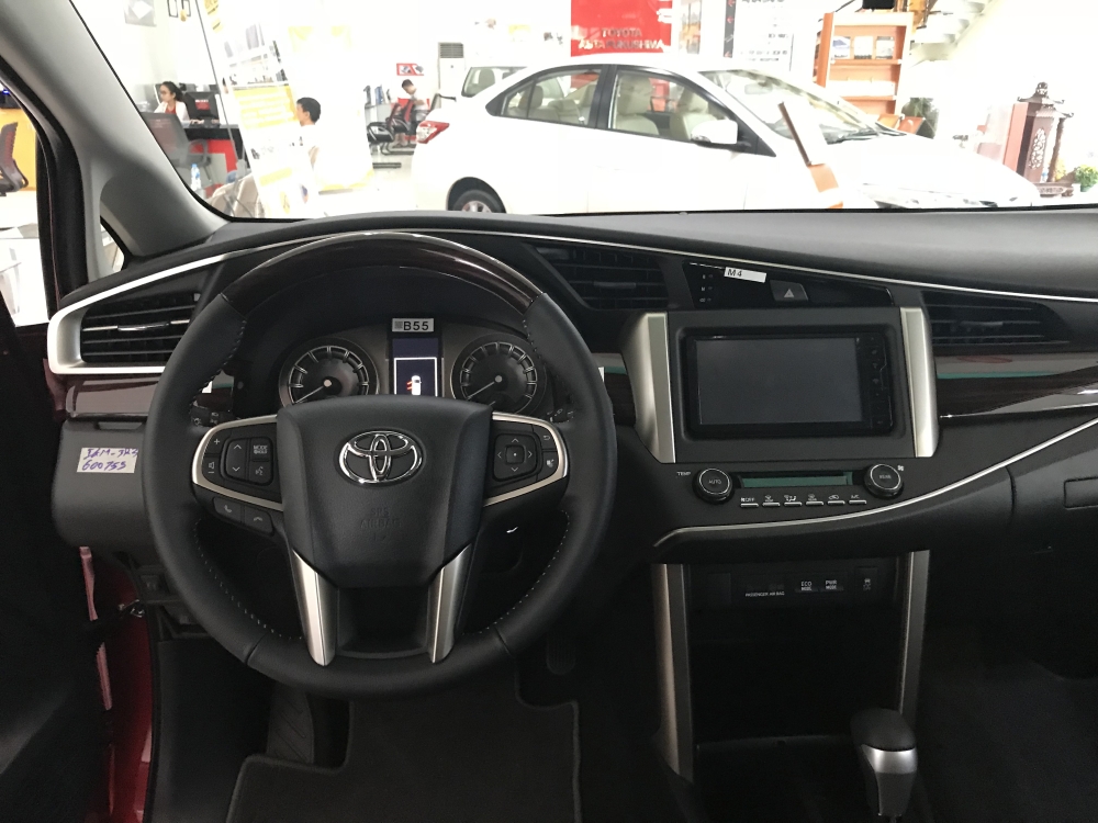 Giá Toyota Innova Venturer Lăn Bánh Tốt, Khuyến Mãi, Xe Có Sẳn, Đủ Màu, Giao Ngay