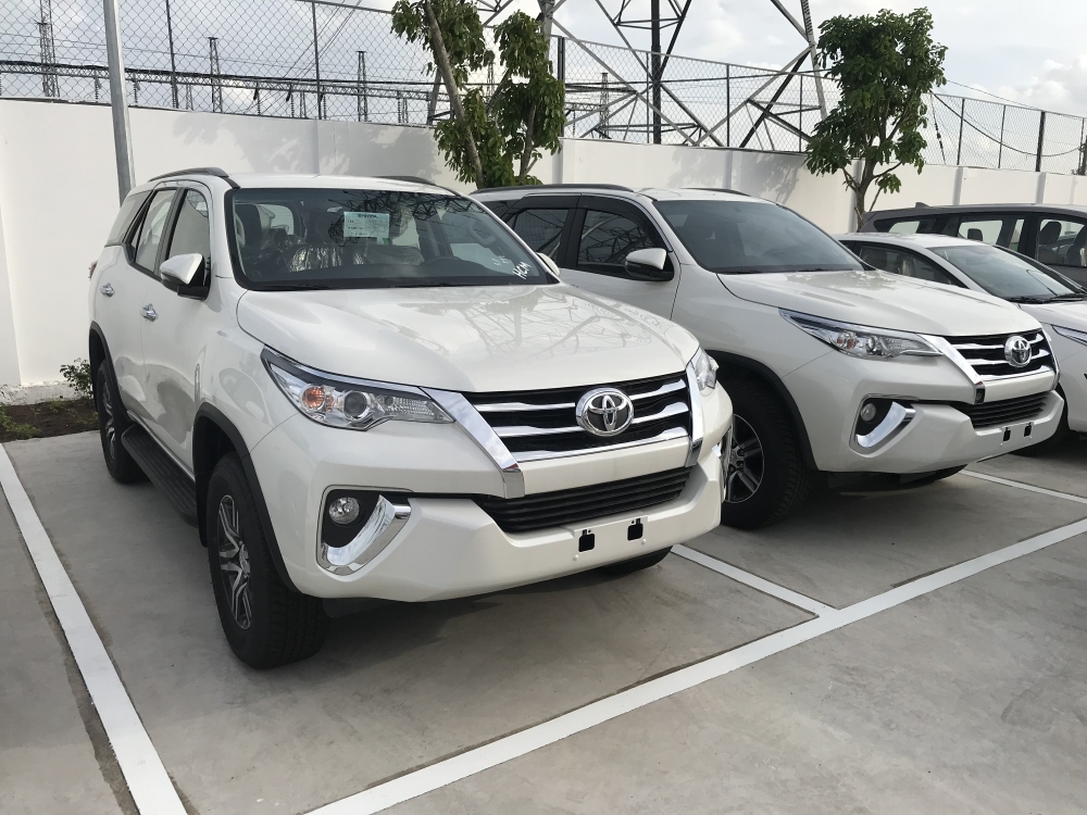 Giá Toyota Fortuner 2.4G AT Số Tự Động Lăn Bánh Tốt, Khuyến Mãi, Xe Có Sẳn, Đủ Màu, Giao Ngay