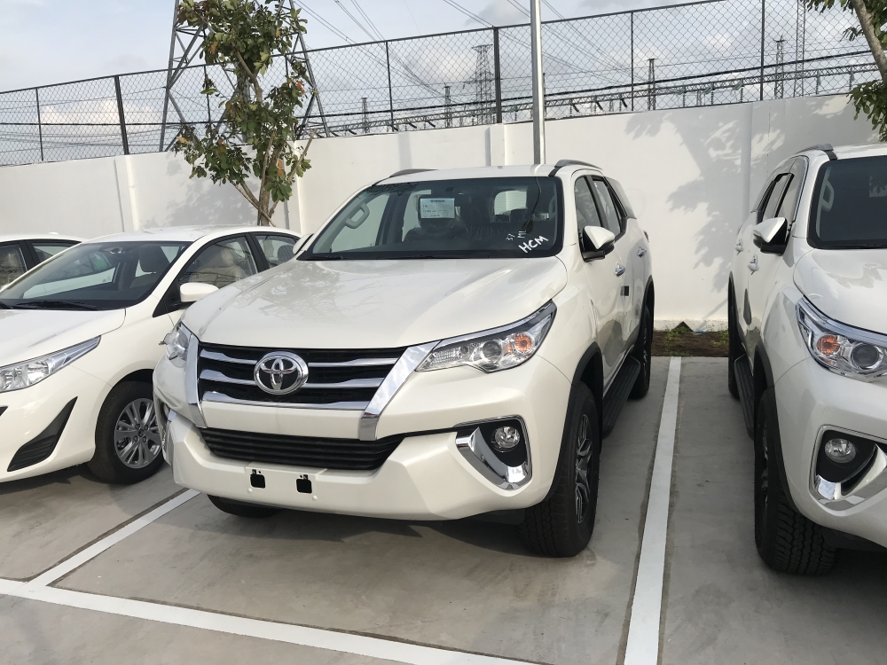 Giá Toyota Fortuner 2.4G AT Số Tự Động Lăn Bánh Tốt, Khuyến Mãi, Xe Có Sẳn, Đủ Màu, Giao Ngay