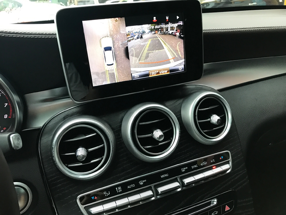 GLC300 2017 trắng