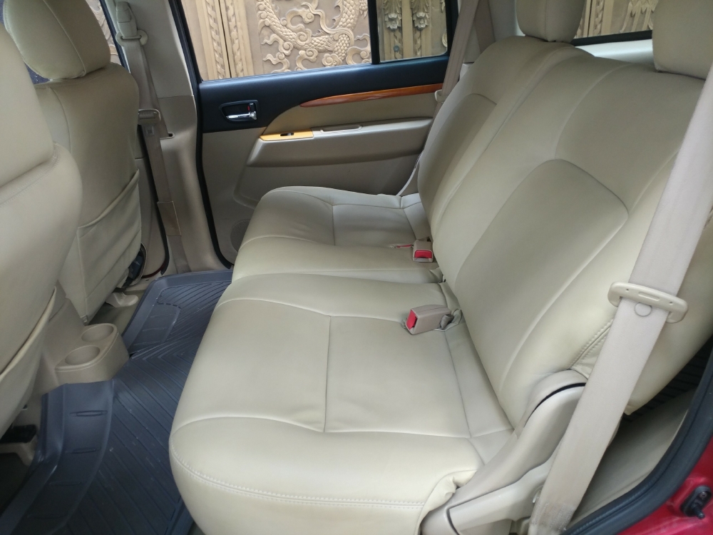 Bán Ford Everest Đỏ 2010 đk 2011 tự động máy dầu rất mới.