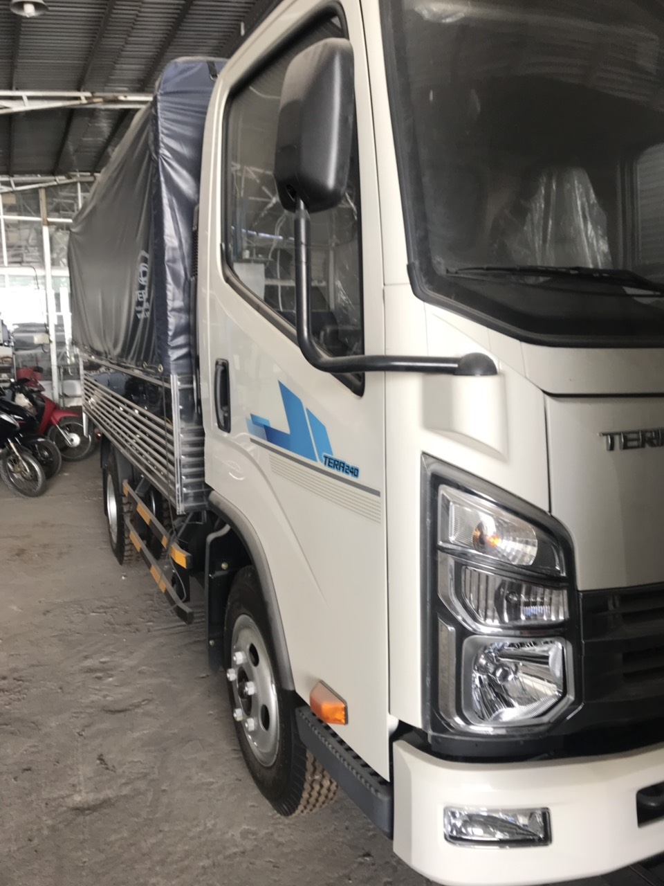 Bán xe TERACO 240 Thùng Khung Mui, Thùng Kín, Động cơ ISUZU mạnh mẽ