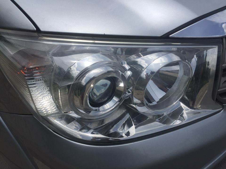 bán xe Toyota Fortuner 2010 số tự động máy xăng, màu bạc