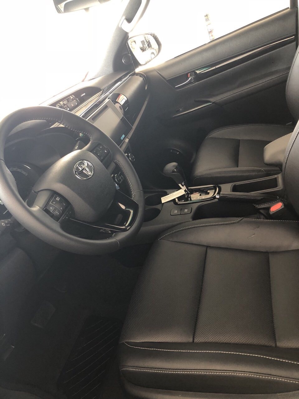 Giá Hilux 2019 Nhập Khẩu, Khuyến Mãi Khủng Tại Toyota Bình Chánh, Xe Có Sẳn Đủ Màu