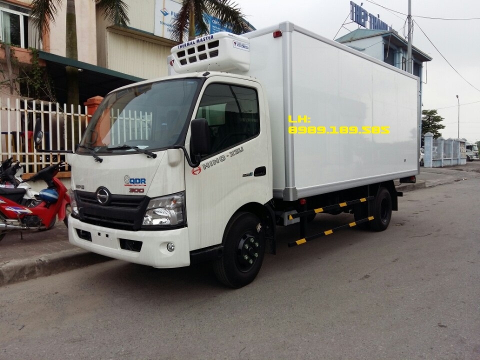 Bán trả góp xe tải đông lạnh hino 300 tải trọng 3.45 tấn