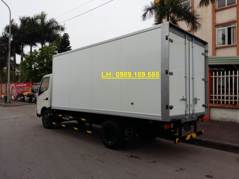 Bán trả góp xe tải đông lạnh hino 300 tải trọng 3.45 tấn
