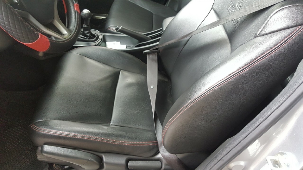 Cần bán HonDa City 1.6MT 2016 màu bạc số sàn biển SG xe đẹp