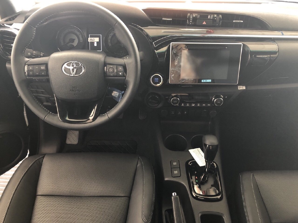 Giá Hilux 2019 Nhập Khẩu, Khuyến Mãi Khủng Tại Toyota Bình Chánh, Xe Có Sẳn Đủ Màu