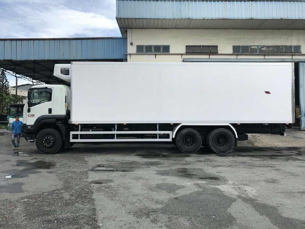 Xe tải thùng Đông Lạnh LAMBARET ISUZU FVM 2019 tải 15 tấn - Trả Góp