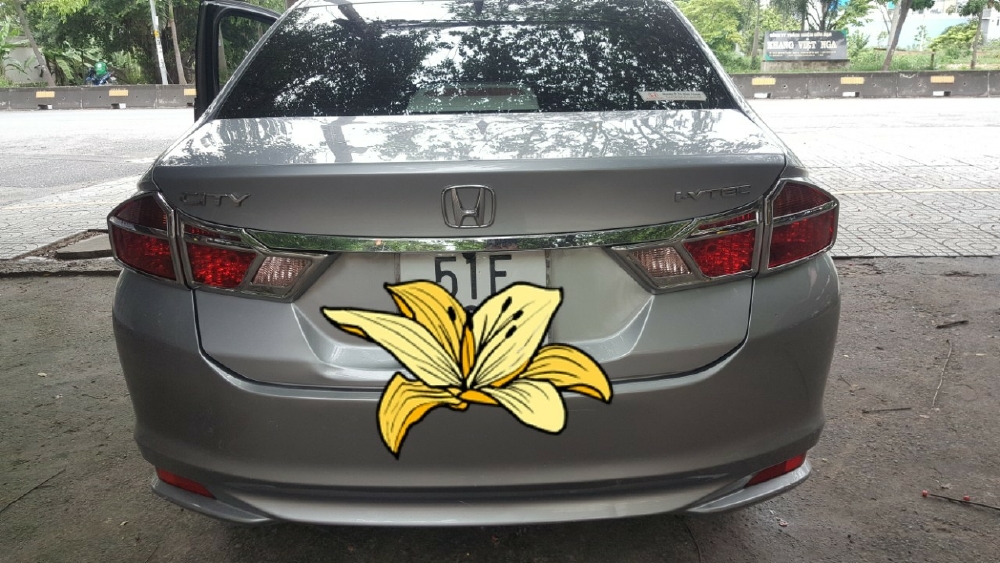 Cần bán HonDa City 1.6MT 2016 màu bạc số sàn biển SG xe đẹp