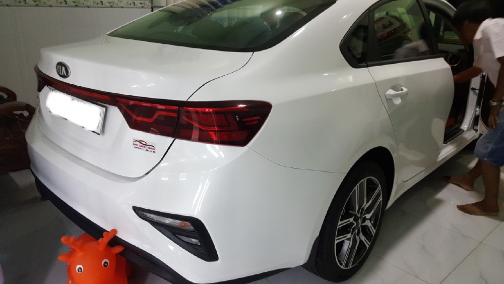 Bán Cerato 1.6MT 2019, màu trắng, đúng chất lướt, giá TL, hổ trợ góp