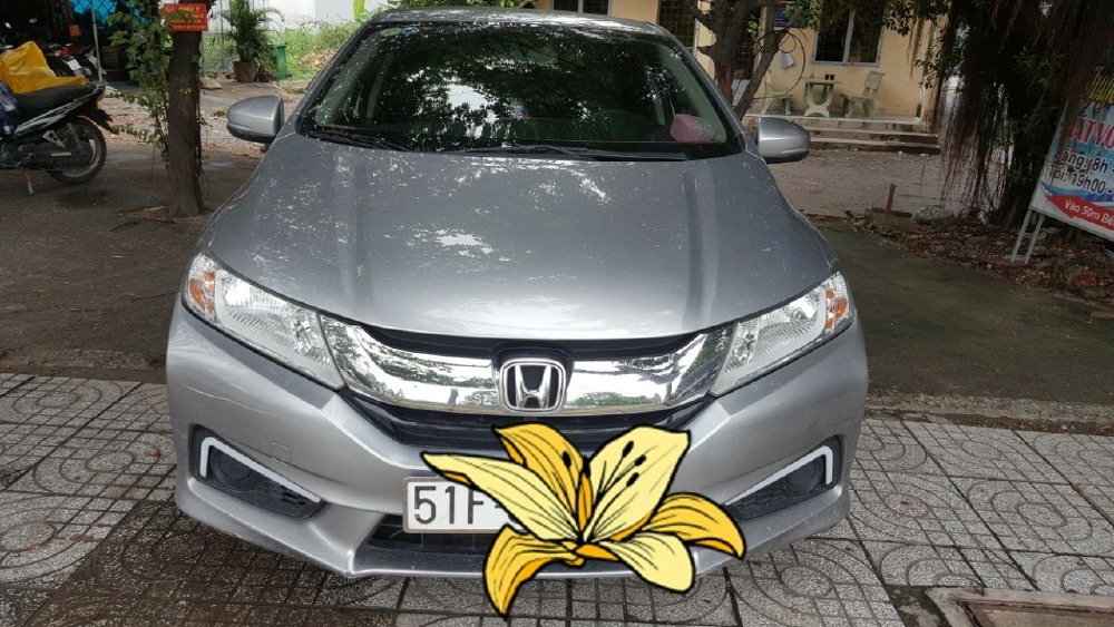 Cần bán HonDa City 1.6MT 2016 màu bạc số sàn biển SG xe đẹp