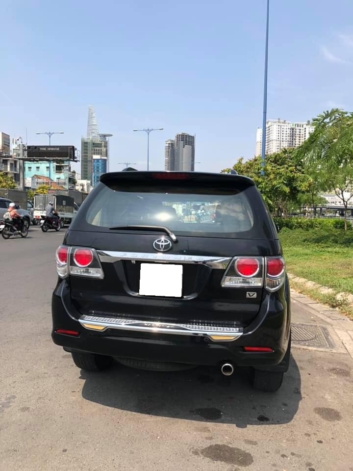 Fortuner 2014, số tự động, máy xăng, màu đen