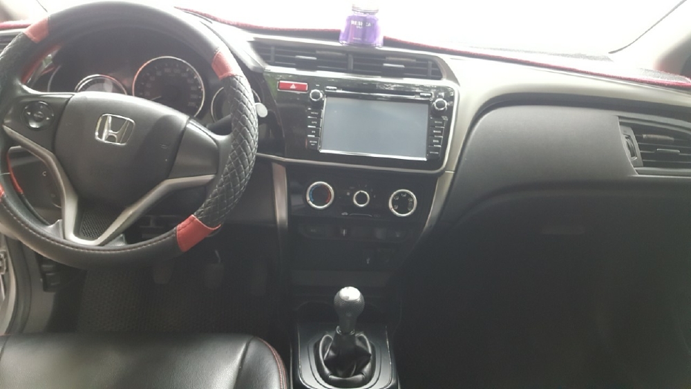 Cần bán HonDa City 1.6MT 2016 màu bạc số sàn biển SG xe đẹp