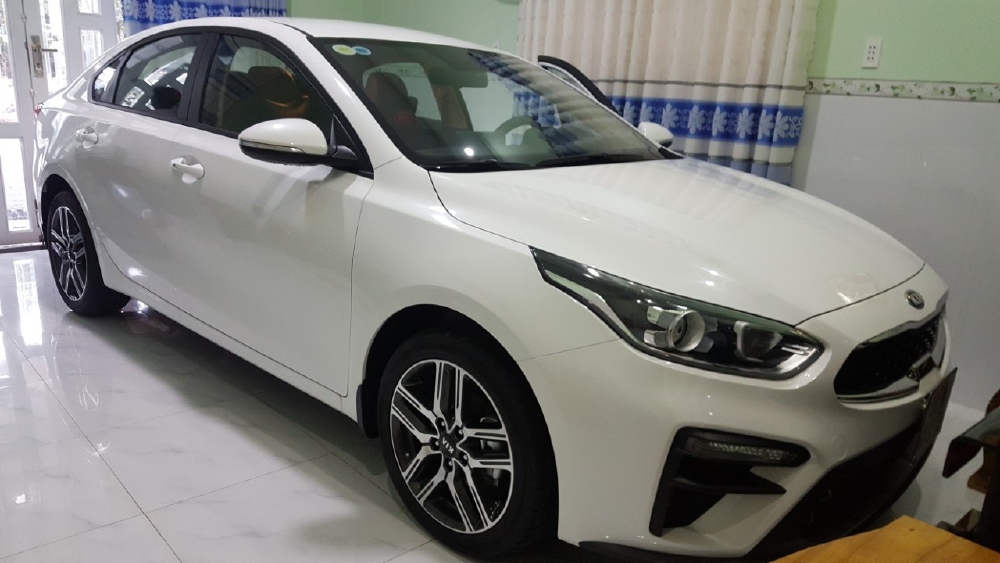 Bán Cerato 1.6MT 2019, màu trắng, đúng chất lướt, giá TL, hổ trợ góp