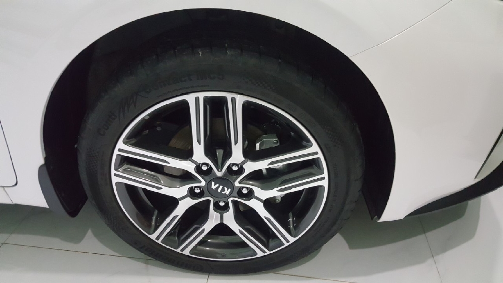 Bán Cerato 1.6MT 2019, màu trắng, đúng chất lướt, giá TL, hổ trợ góp