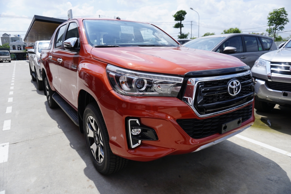 Giá Hilux 2019 Nhập Khẩu, Khuyến Mãi Khủng Tại Toyota Bình Chánh, Xe Có Sẳn Đủ Màu