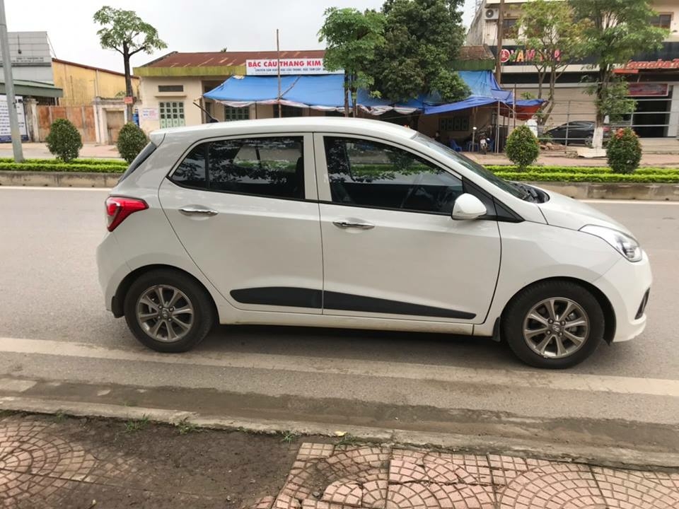 Cần bán xe I10, sản xuất 2016. bản 1.2, số tự động Full nút đề