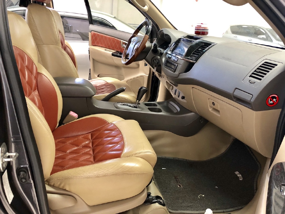 Bán Toyota Fortuner 2.7V máy xăng, số tự động sx 2012