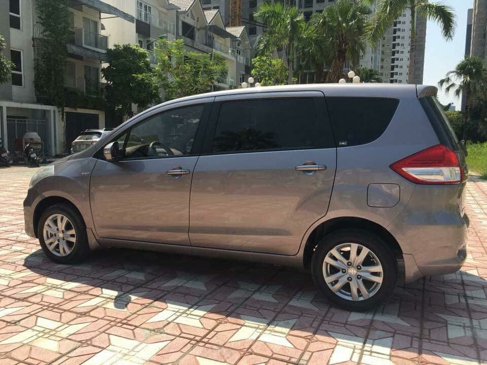 Cần bán xe Suzuki Ertiga 2016 số tự động màu xám titan, nhập Indodesia