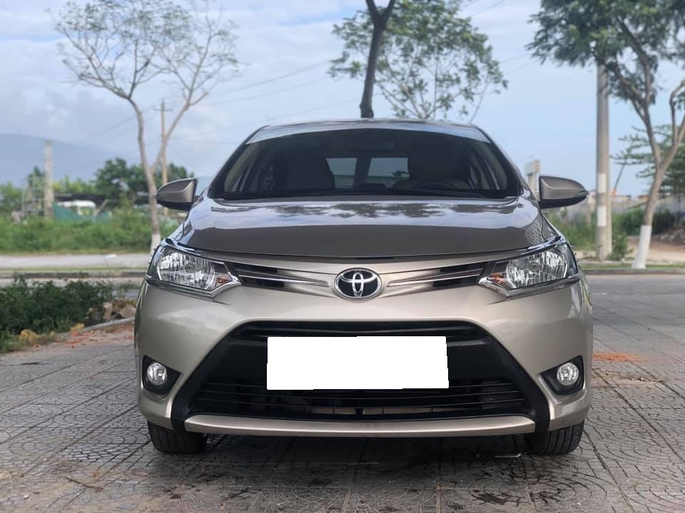 Cần bán cọp Vios số sàn, 2017. màu vàng cát