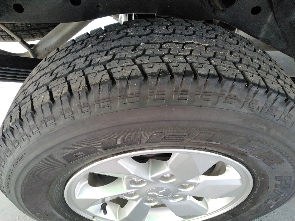 Cần bán xe Mitsubishi Triton 2017 số tự động máy dầu màu xám biển tp